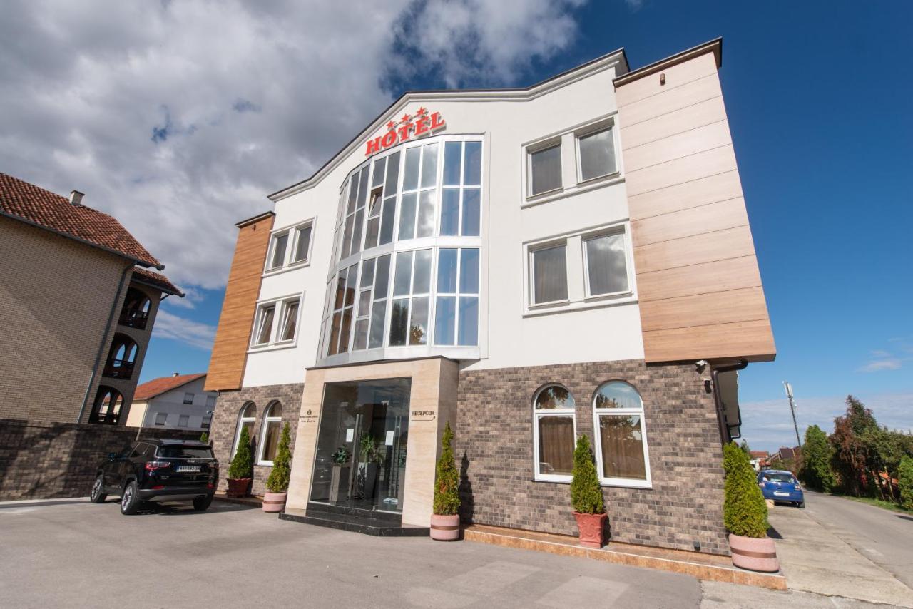 Hotel Stari Krovovi Veternik Exterior foto
